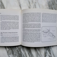 Load image into Gallery viewer, Guide Naïf de Paris - La Porte Bonheur