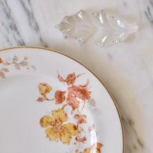 Load image into Gallery viewer, Holly Leaf Crystal Knife Rests - La Porte Bonheur