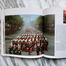 Load image into Gallery viewer, Voir Paris - La Porte Bonheur