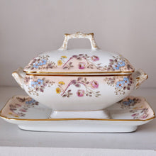 Load image into Gallery viewer, Ch. Pillivuyt et Cie Floral Dinner Service - La Porte Bonheur