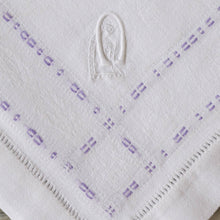 Load image into Gallery viewer, White and Purple Linen Napkins with 'OG' Monogram - La Porte Bonheur