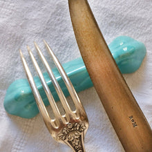 Load image into Gallery viewer, Majolica Turquoise Knife Rests - La Porte Bonheur
